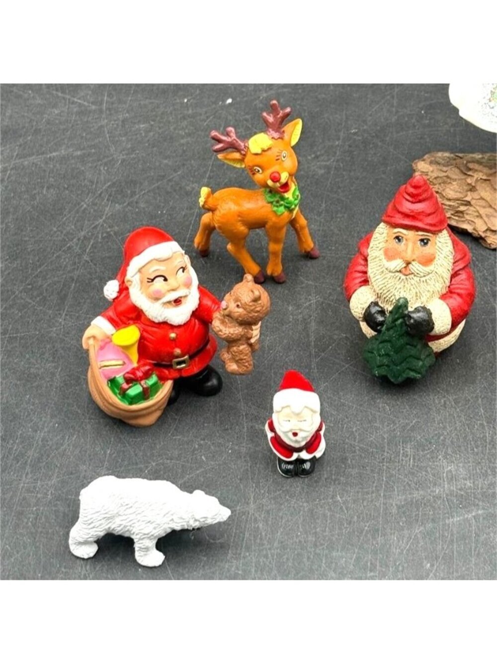 Wallace Berrie Vintage Christmas Figurine Set of 8, Made in Portugal, 1980s - Picture 2 of 8